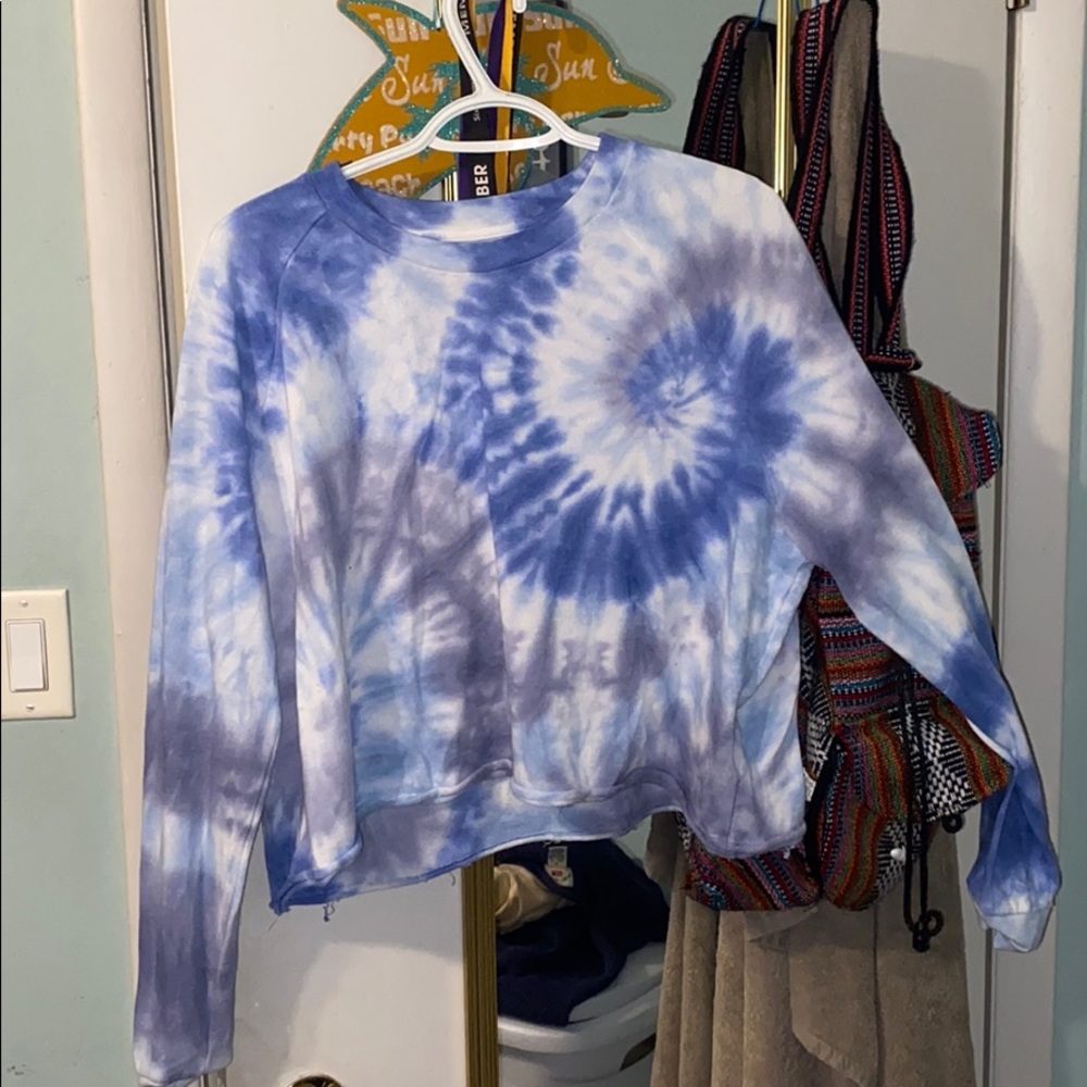 Tie-dye cropped long sleeve